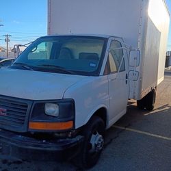 2004 GMC Savanna