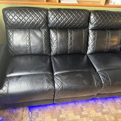 Black Maximo Motion Couch