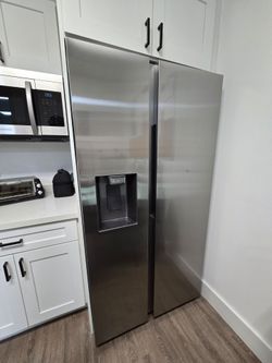 Stainless Steel Side-by-Side Refrigerator with Ice & Water Dispenser