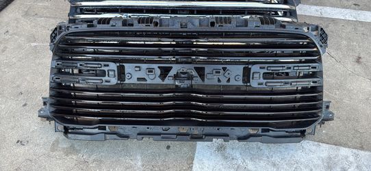OEM Front Grille w/ Front Camera Provision for 2019–2024 Ram 1500 DT