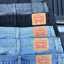 Levi’s Jeans And Wrangler Cargos (30 Each)