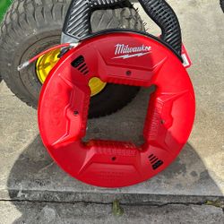 Milwaukee 100 Flexible Metal Leader