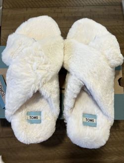 Susie Slippers by Toms - Sizes 7 To 9