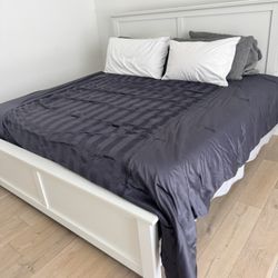 Estate Sale King Bed And Frame 