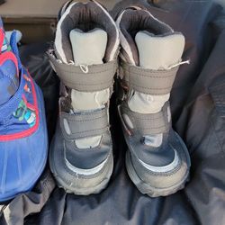 snow boots size 11c