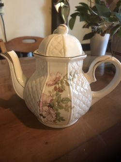 Arthur wood Of England Tea Pot