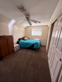 Free queen size bed w/ mattress