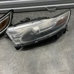 Headlight Izquierda (L) Ford Taurus 13