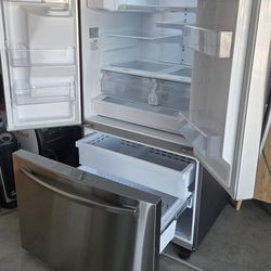 Samsung French Door Bottom Freezer Refrigerator. Used, in great working condition. The fridge is plugged in, clean and ready to use. It has water and