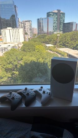 Xbox Series S + 1 Controller