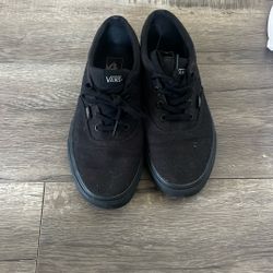 Men’s 9.5 Black Vans