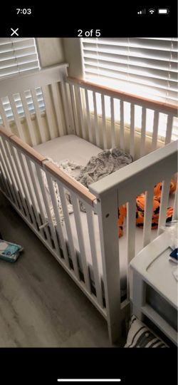 White crib + mattress