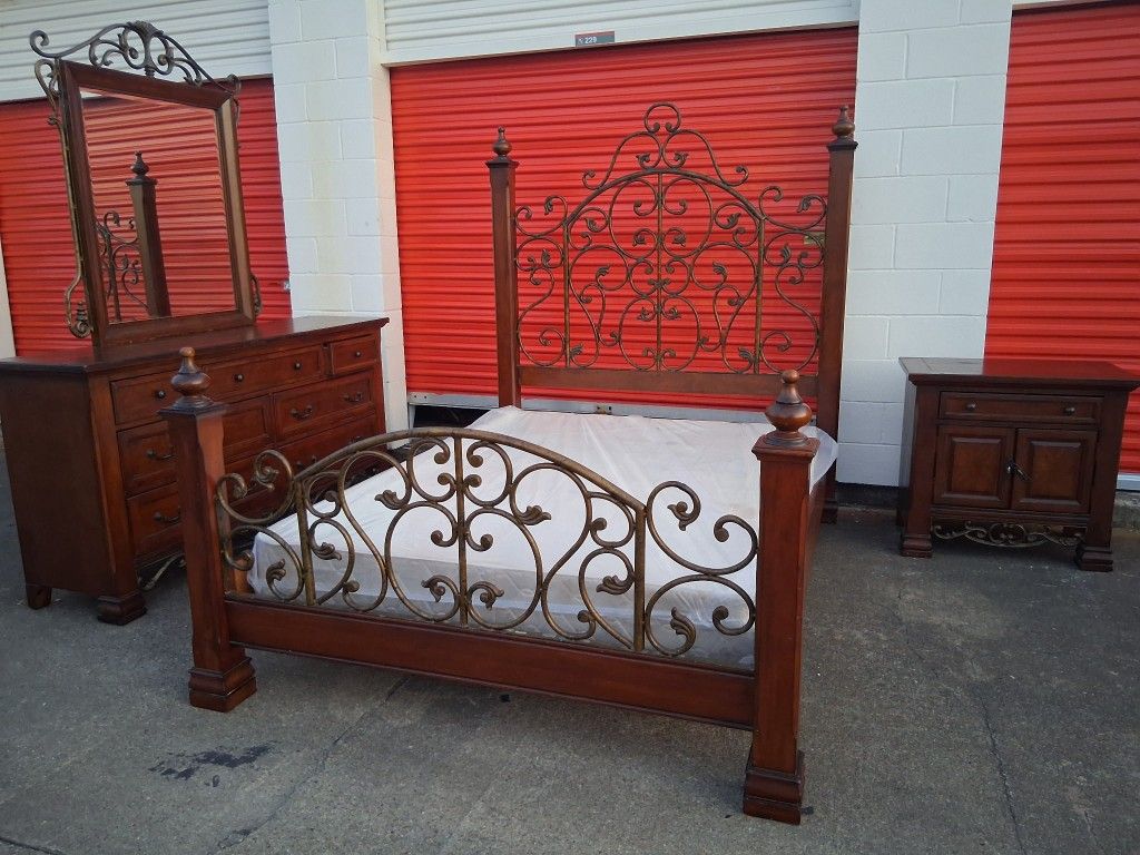 Queen Size Bedroom Set With Boxspring 