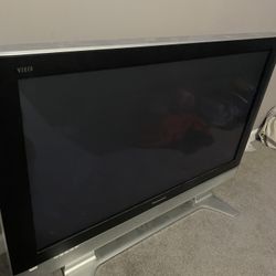 panasonic VIERA 42in tv