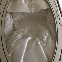 Long Sleeved Wedding Dress