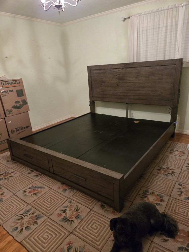 King bed frame and 2 nightstands - RILEY GREYSTONE - Living Spaces - one owner