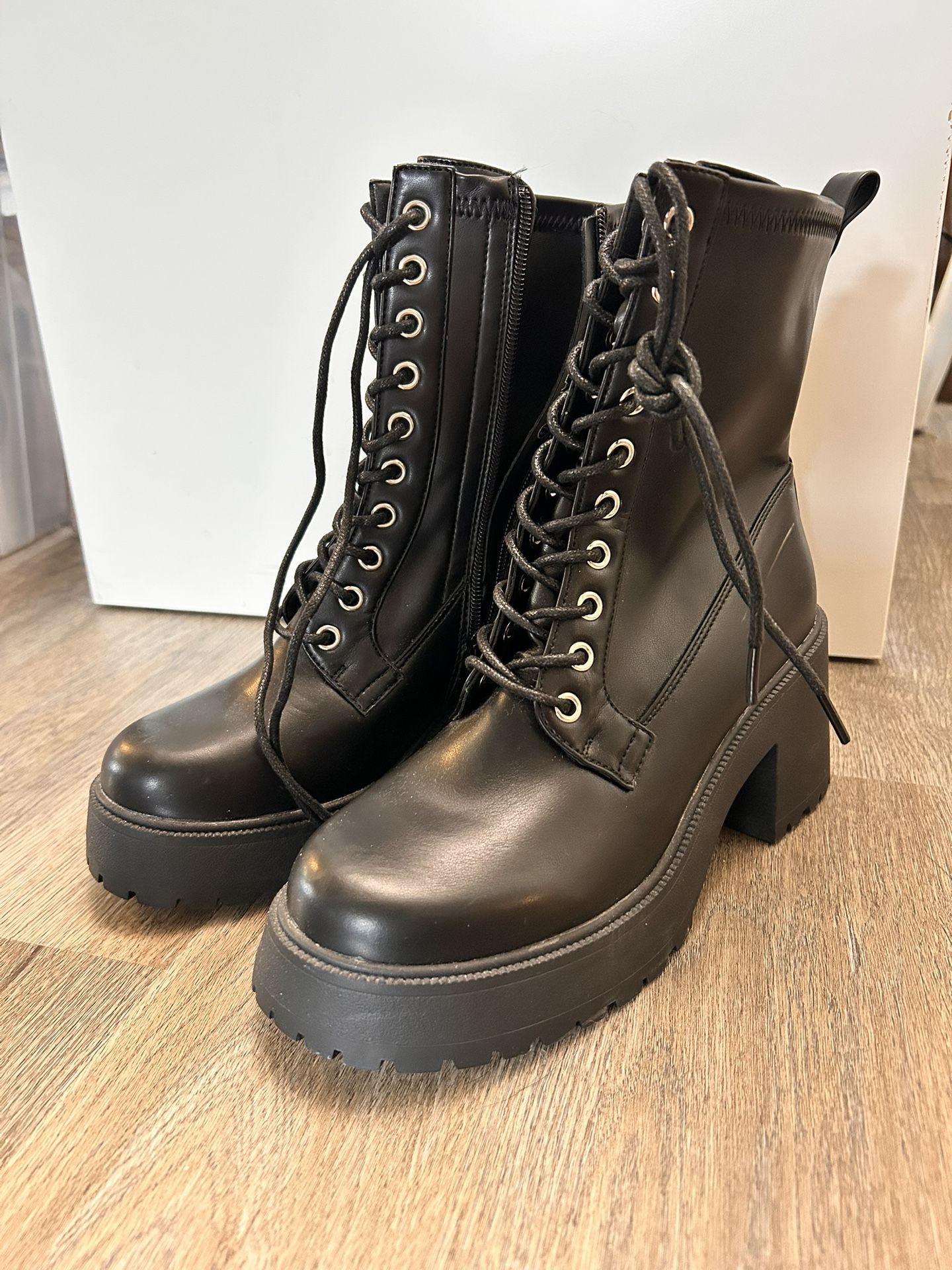 Black Ankle High Boots Size 7.5
