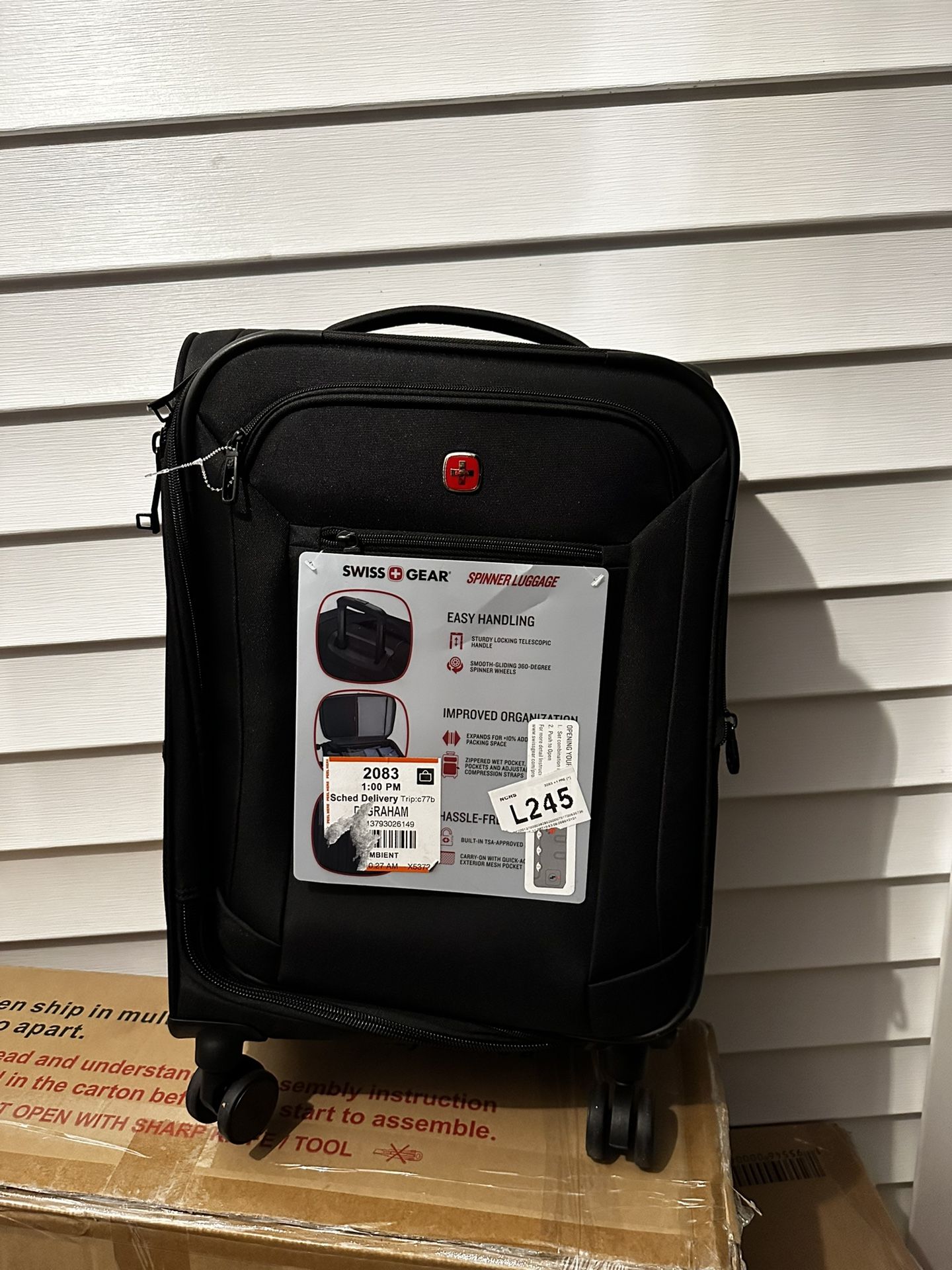 SwissGear luggage 23 in x 14 in
