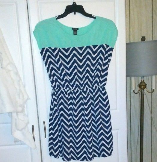 Sleeveless Multi Color Herringbone Design Sundress Size Large