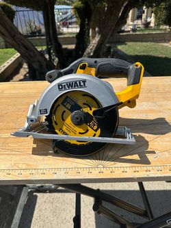 DeWalt 20V Max 6-1/2" Cordless Circular Saw