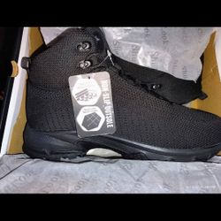 Non slip men's shoes 10.5