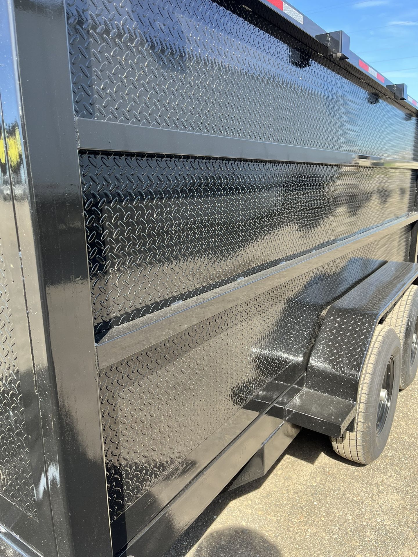 DUMP TRAILER