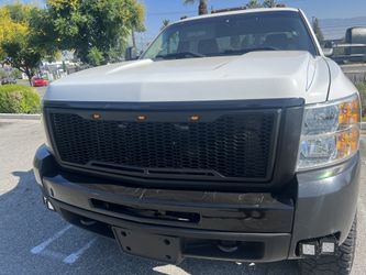 2007.5-2010 Silverado 2500hd Grill Sell Or Trade 