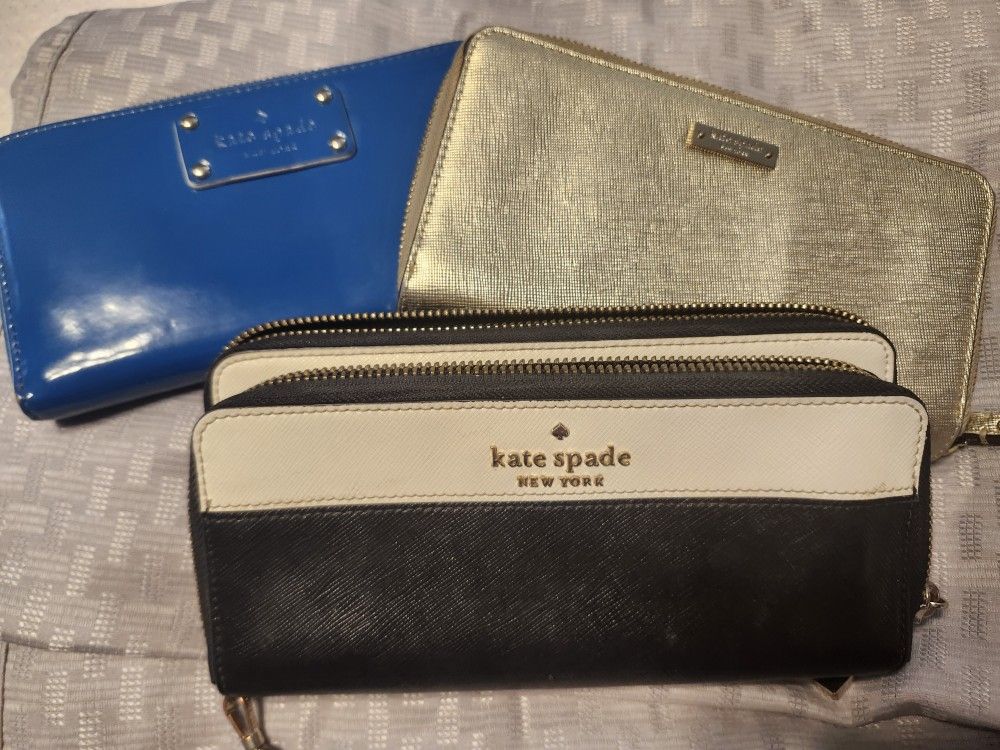 KATE SPADE LEATHER WALLET/WRISTLET 