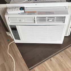 Air Conditioner  With Remote 
