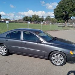 2005 Volvo S-60
