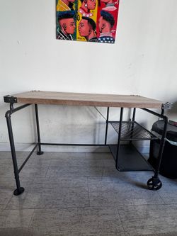 Industrial Chic Wood & Iron 47” Desk