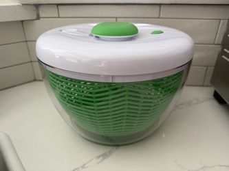 BRAND NEW Farberware Pro Pump Salad Spinner