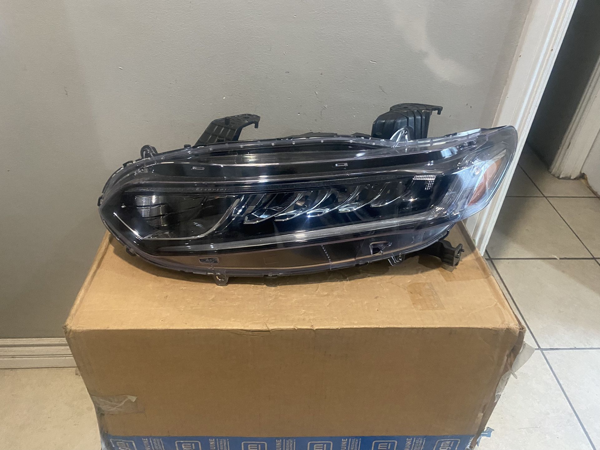 2018-2022 Honda Accord Left Headlight 