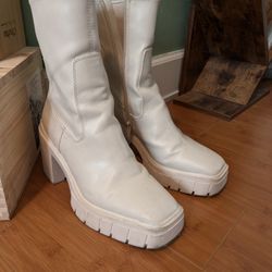 White Aldo Platform Boots Size 8.5