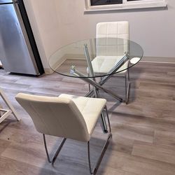 35.5” Table with 2 chairs