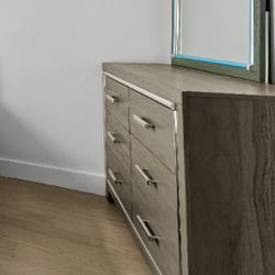 Dresser Gray With Mirror