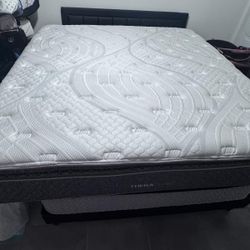 Mattress Therapedic King Size 