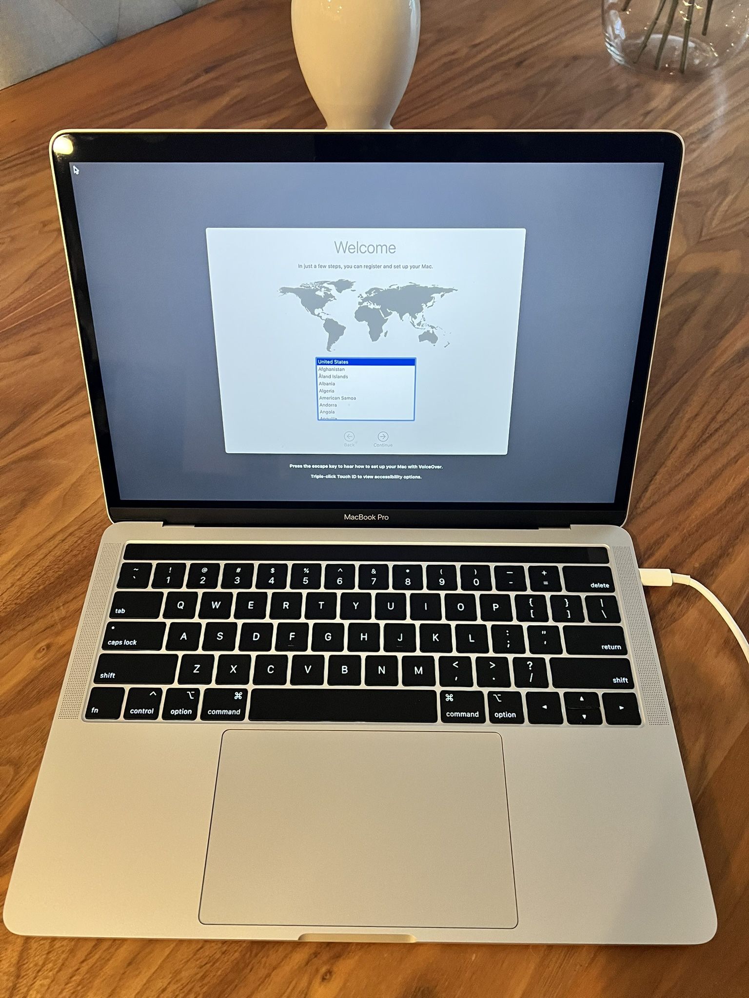 Apple MacBook Pro 13” (2019, 4 Ports) – 8GB / 256GB – Pristine – Needs Battery