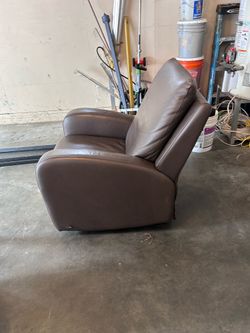 Natuzzi leather recliner