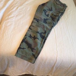 Gap Slim Taper Camo Cargo Pants
