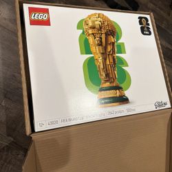 Lego FIFA World Cup Official Trophy (43020)
