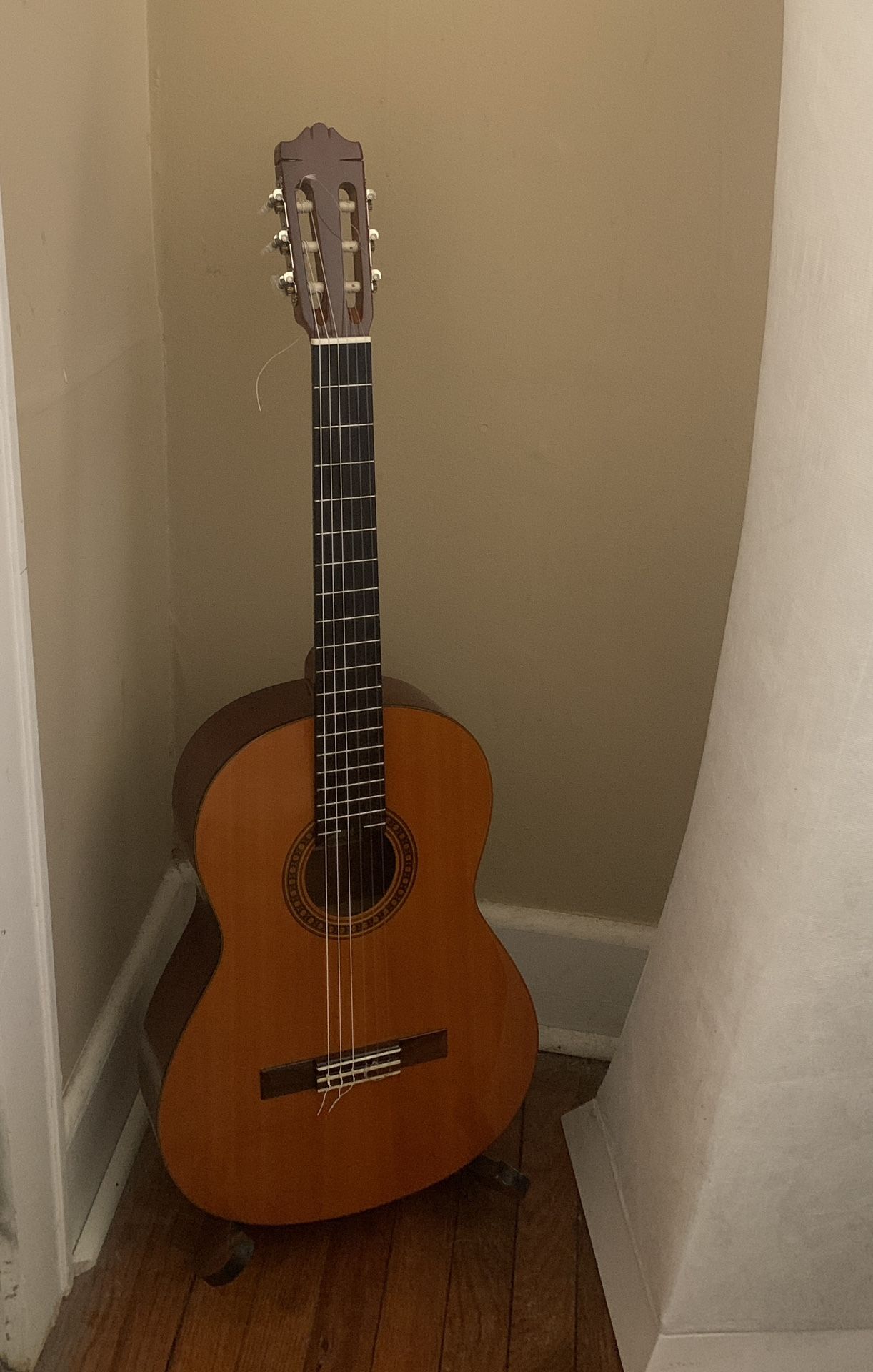 Yamaha CG-111S Classical Guitar    Solid Top