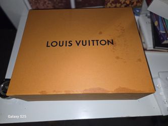 Large EMPTY orange Louis Vuitton gift box. 