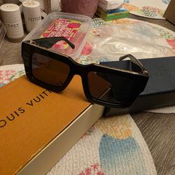 Lv  Unisex Sunglasses 