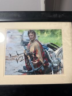 Walking dead memorabilia