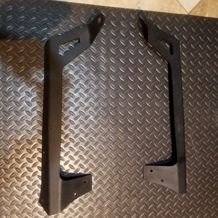 Windshield light bracket for jeep