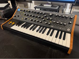 Moog Subsequent 37 Analog Synthesizer - Excellent Condition - Fully Working