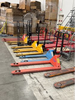 Warehouse industrial pallet jacks