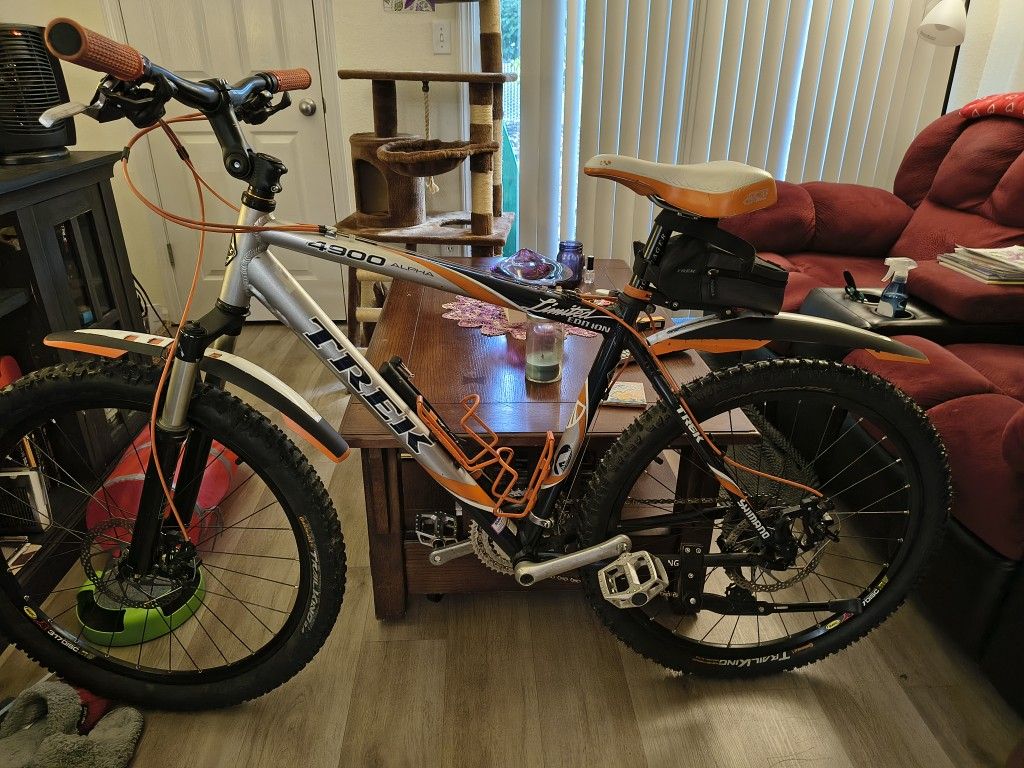 TREK 4900 ALPHA 'LIMITED EDITION' MEN'S 19.5 MTB W/UPGRADES