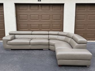 🛋️ Sectional Sofa/Couch - Leather - Delivery Available 🚛